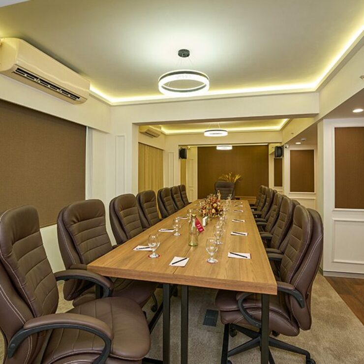 Conference Halls and Meeting Rooms Near Cochin Airport: What to Look For